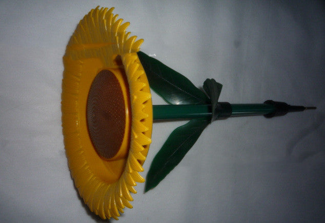 Outdoor Sunflower Bird Feeder