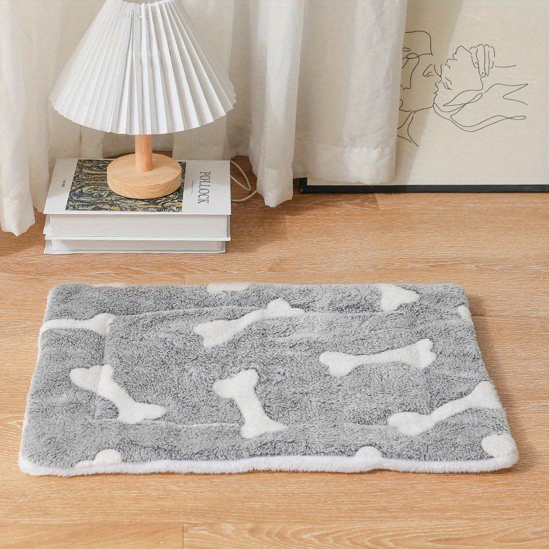 Self-warming pet mat