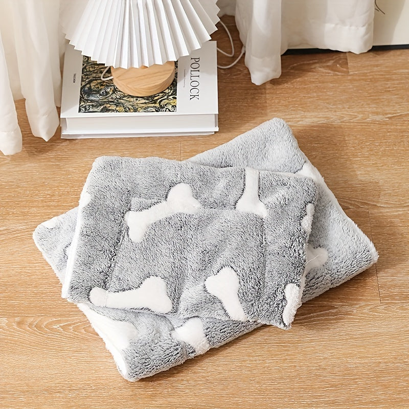 Self-warming pet mat